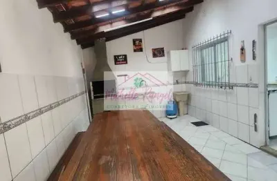 Sobrado em condomínio fechado -  03 dormitórios - 500m da praia