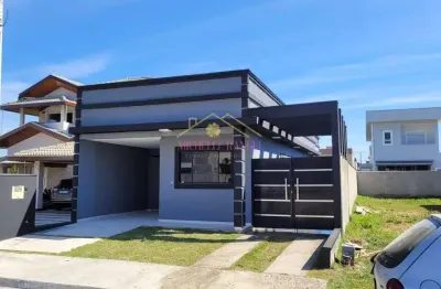 Casa em condomínio fechado muito abaixo do valor! 3 suítes e piscina!