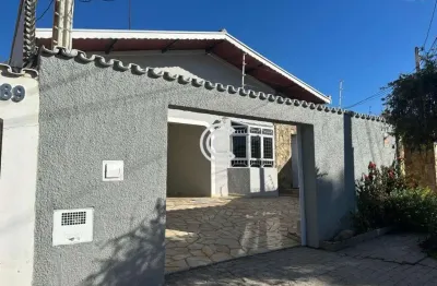Casa com 4 quartos à venda na rua josé moraes dos santos, 399, parque taquaral, campinas por r$ 1.050.000