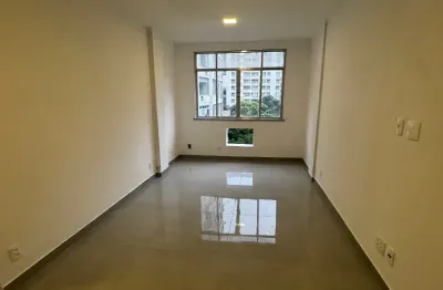 Vendo excelente apartamento, em ótim localização. imóvel já se encontra com obra moderna e pronto para morar