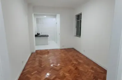Vendo ótimo apartamento de 1º andar com fácil acesso a zona sul e centro