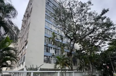Vendo excelente apartamento em condomínio próximo ao grajaú country club