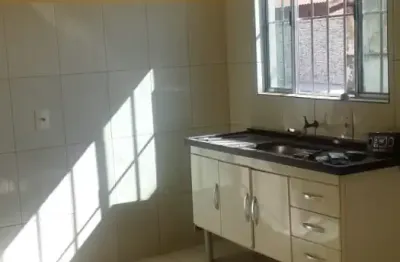 Casa para locação com 01 dormitório na Vila Santa Terezinha em Várzea Paulista - SP.