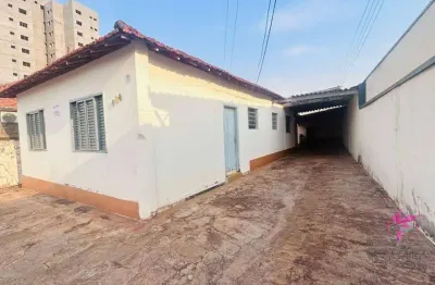 Casa à venda com 480m² de terreno, ideal para ponto comercial, por r$ 650.000 - centro - araras/sp