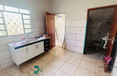 Casa com 2 dormitórios para alugar, 75 m² por r$ 800/mês - jardim adelina - leme/sp