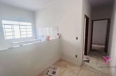 Casa com 2 dormitórios para alugar, 50 m² por r$ 700/mês - jardim adelina - leme/sp