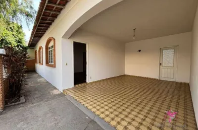 Casa com 3 quartos para alugar no Centro, Santa Cruz da Conceição 