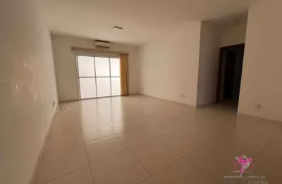 Apartamento com 3 quartos para alugar no Centro, Leme 