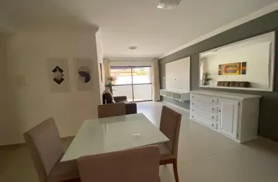 Apartamento amplo, mobiliado, confortável e a perto da praia!