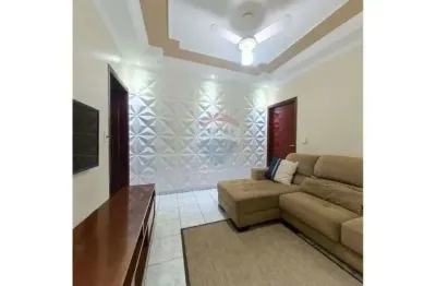 Casa com 2 quartos à venda na Rua Primo Basqueira, 461, Jardim Maria Lúcia, Araras