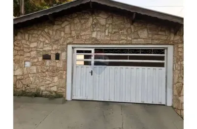 Casa a venda com 3 dormitórios e 163m² no santa rosa