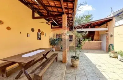 Casa à venda com 226 metros quadrados com 4 quartos em zona central - rio claro - sp