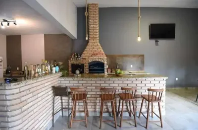 Chácara com 3 dormitórios, 1 suíte, piscina, área gourmet completa