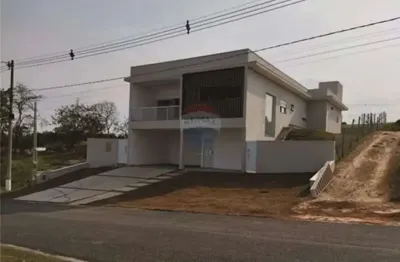 Luxuosa casa de condomínio à venda em araçoiaba da serra