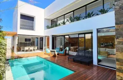 Casa para venda tem 424 metros quadrados com 4 suítes sendo no residencial estoril 5 em bauru-sp