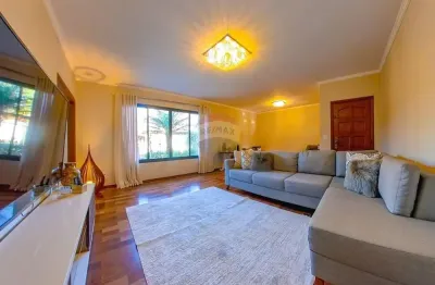 CASA TÉRREA À VENDA AO LADO DO CLUBE ASSOCIÇÃO ATLETICA ARARENSE - R$ 1.139.000,00 | 4 DORMITÓRIOS, SENDO 1 SUÍTE | 594 m² - ACEITA FINANCIAMENTO