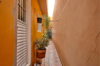 Descubra a casa dos seus sonhos em Rio Claro, São Paulo, na charmosa Região Sudeste do Brasil. Localizada no agradável bairro Jardim Guanabara, esta residência impressionante, oferece uma combinação p