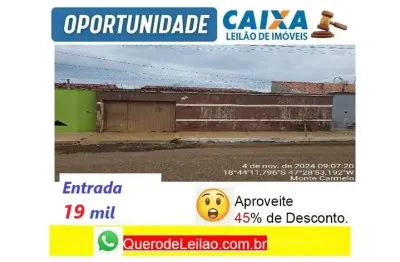 Casa com 3 quartos à venda na Rua Dez, Mundo Novo, Monte Carmelo