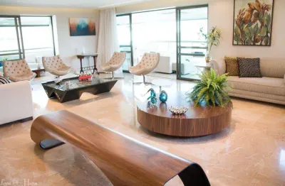 Informações sobre o apartamento: imóvel totalmente decorado, fino acabamento, pronto pra entrar e morar