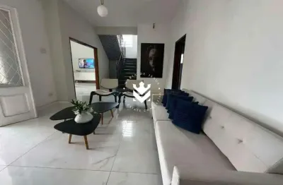 Casa reformada por arquiteto com 5 quartos, 360 m², 6 vagas, terraço em l, 2 varandas e piscina na tamarineira
