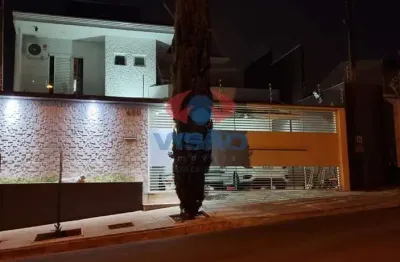 Sobrado à venda com 4 quartos, 1 suíte e 2 vagas em jardim bela vista, indaiatuba/sp