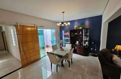 Casa térrea moderna, charmosa e cheia de conforto em cada detalhe.