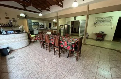 Casa para venda em jaboticabal, centro, 3 dormitórios, 2 suítes, 3 banheiros, 4 vagas