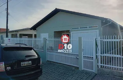 Casa com suíte, salão de festas e vista para o mar à venda em arroio do silva/sc