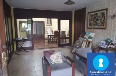 Casa 200 metros, 3 quartos sociais, sendo 1 suíte com closet, bairro várzea
