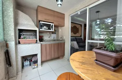 Apartamento com 2 quartos, varanda gourmet com churrasqueira