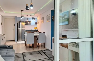 Apartamento com 2 quartos, varanda gourmet com churrasqueira