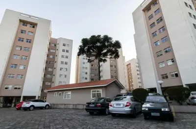 Apartamento semimobiliado, ambientes integrados, ensolarado e aconchegante