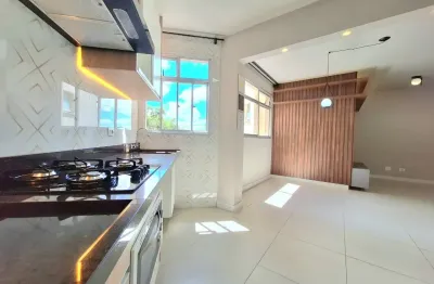 Apartamento semimobiliado, ensolarado e aconchegante com ambientes integrados