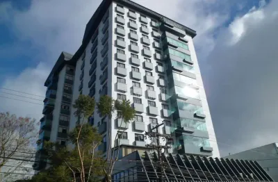 Apartamento com 3 dormitórios em área central com 113 m² privativos