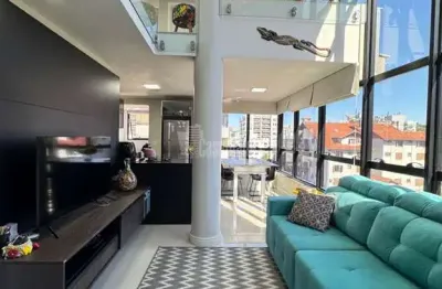 Lof com pé direito duplo totalmente mobiliado e decorado no bairro humaitá