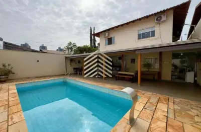 Casa para Venda em Londrina, San Fernando, 4 dormitórios, 2 suítes, 6 banheiros, 6 vagas