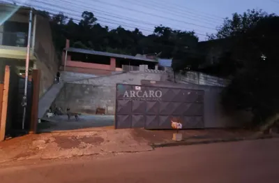 Casa com 3 quartos à venda no Santa Catarina, Caxias do Sul , 160 m2 por R$ 450.000