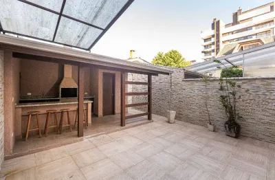 Sobrado para alugar no água verde, ótima localização, 5 quartos, 2 suítes, 4 vagas de garagem