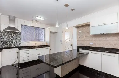 Apartamento para alugar com 3 quartos, 3 banheiros e 1 vaga de garagem no água verde!