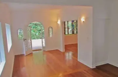 Casa com 3 quartos para alugar na Rua Doutor João Pinheiro, Jardim Paulista, São Paulo
