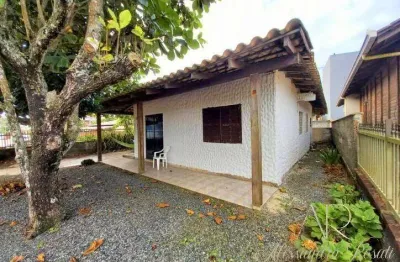 0030 - casa em alvenaria no centro | balneário barra do sul - sc.