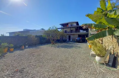 0151 - sobrado (fundos rio) na área central i balneario barra do sul - sc