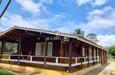 Casa à venda em joanópolis sp condomínio fechado com piscina