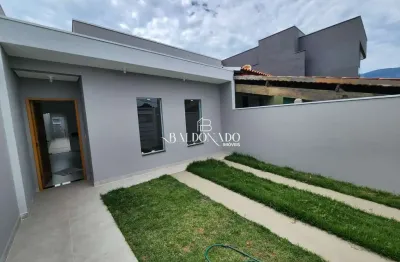 Casa à venda em extrema mg  com 3 dormitórios garagem quintal