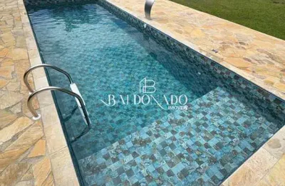 Chácara em extrema mg com piscina em um terreno de 3.288m  com 340m  de construção