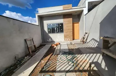 Casa em extrema para venda com 2 dormitórios sendo 1 suíte próximo ao centro