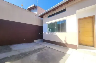 Casa para locação em extrema mg com 3 dormitórios garagem e quintal