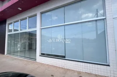 Salão comercial em extrema mg para alugar 60m  região central fachada de vidro