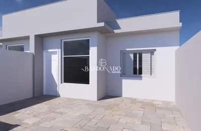 Casa em extrema à venda com 2 dormitórios sendo uma suíte com quintal nos fundos