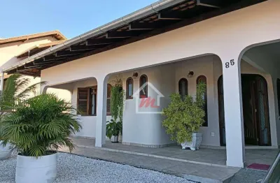 Casa com 4 dormitórios para alugar, 223 m² por r$ 5.000,00/mês - água verde - blumenau/sc